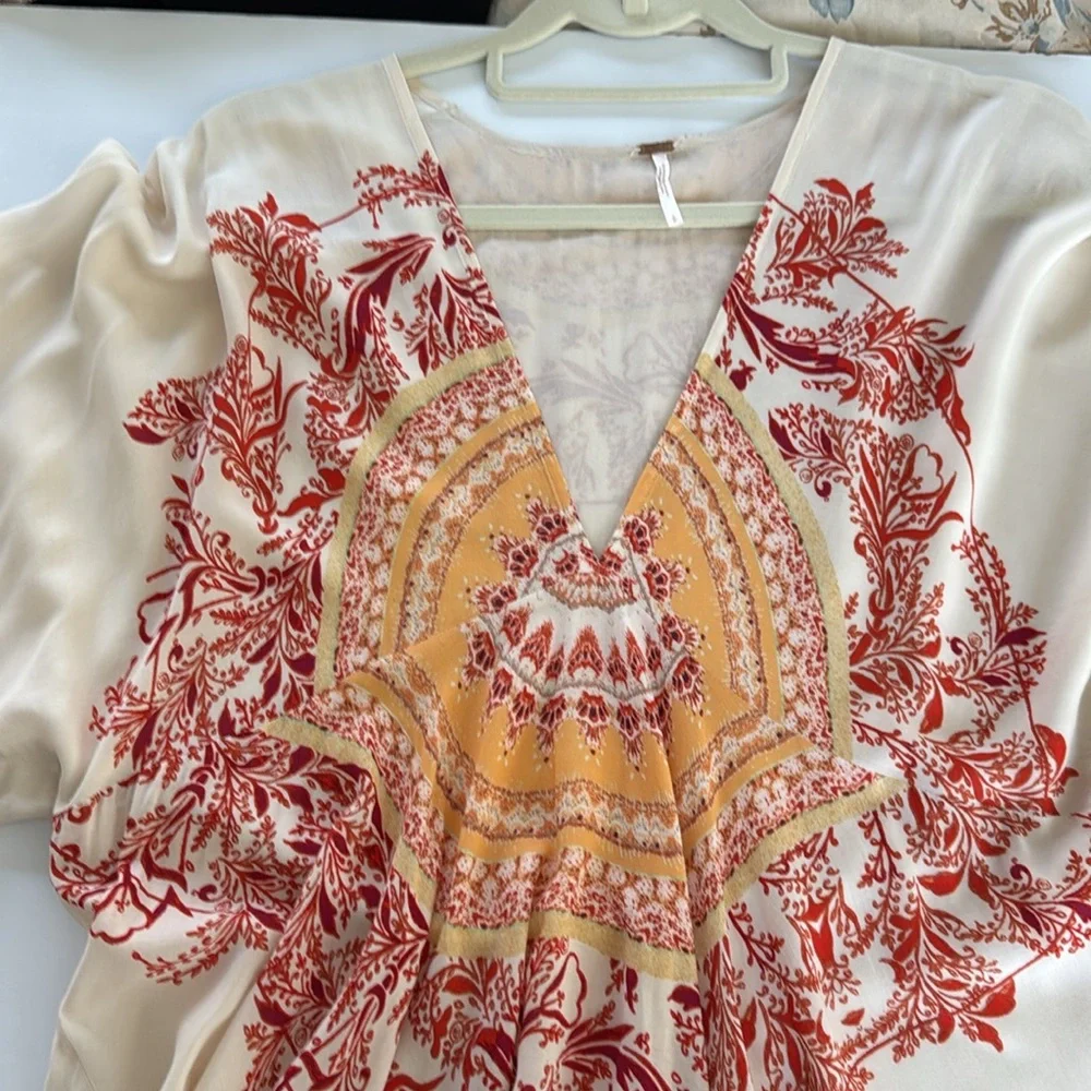 Free People Elegant Cream and Red Patterned Blouse size Small - Picture 5 of 9